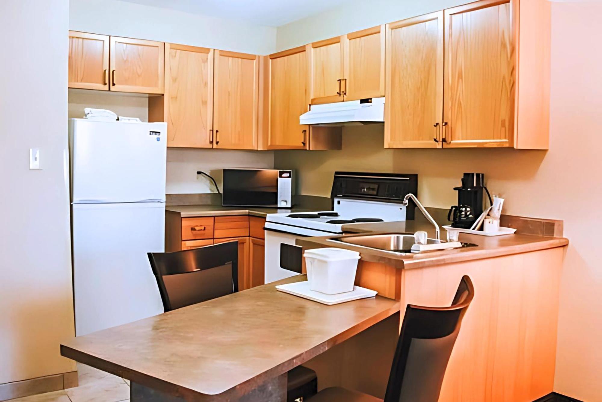 Stony Plain Inn & Suites Luaran gambar