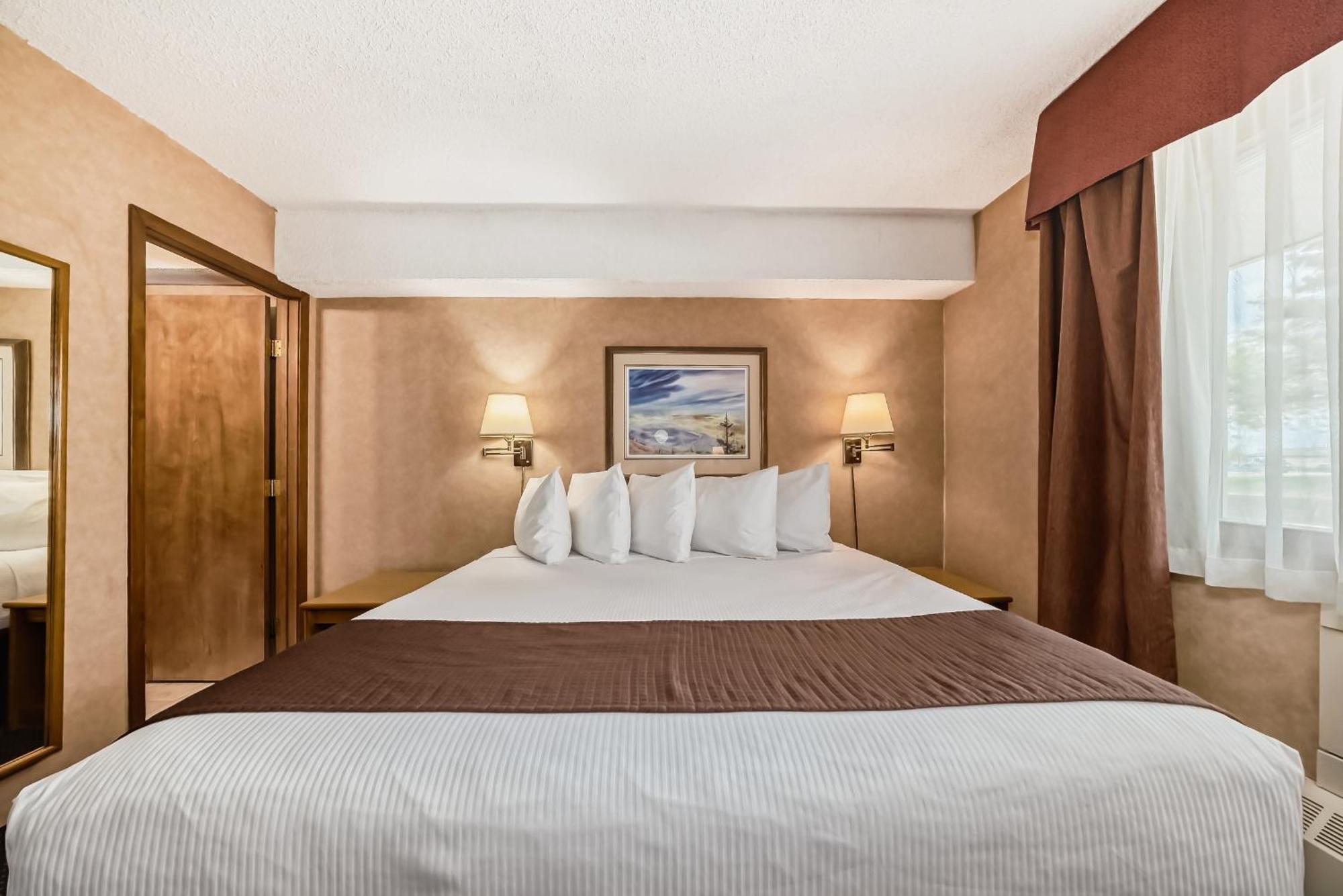 Stony Plain Inn & Suites Luaran gambar