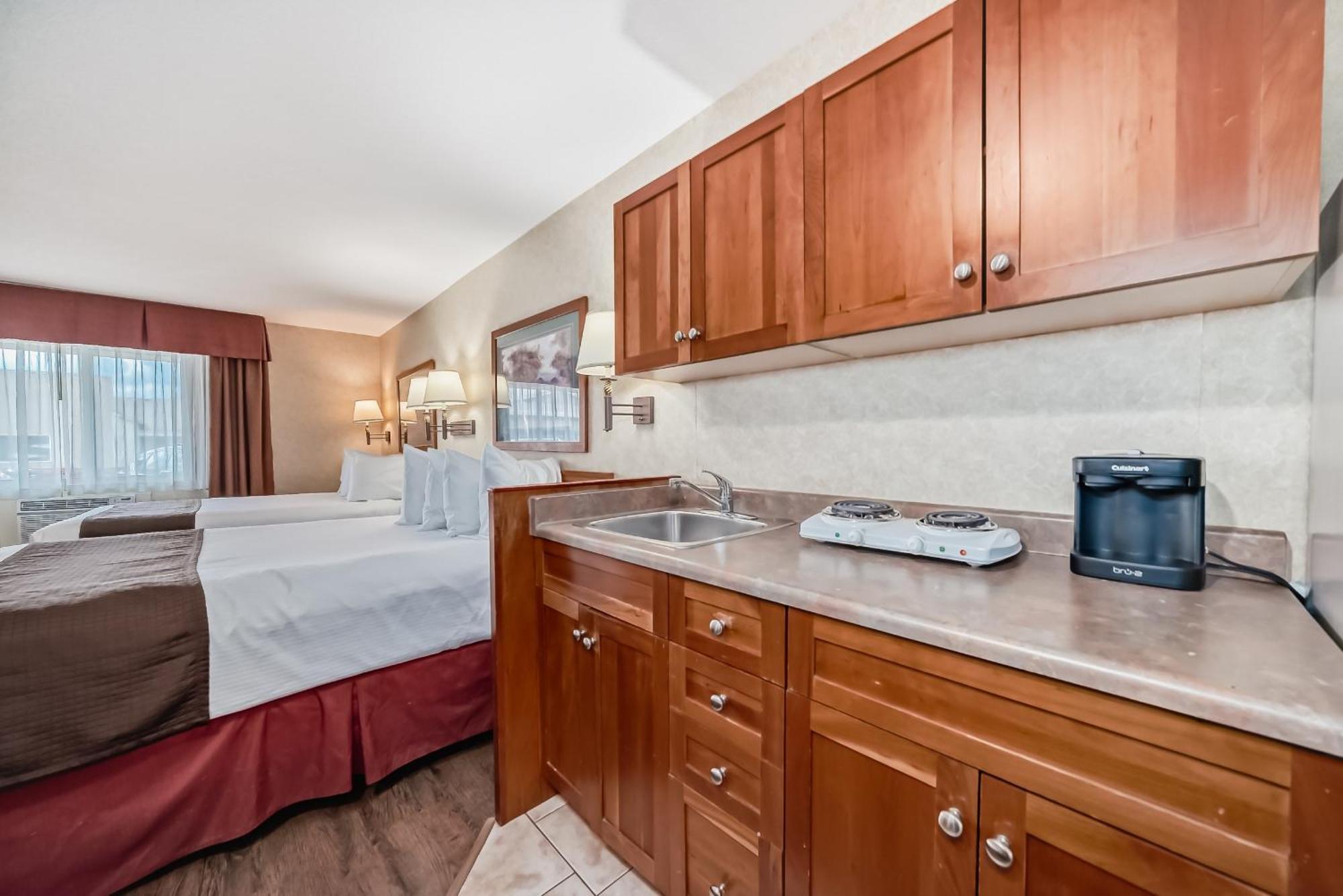 Stony Plain Inn & Suites Luaran gambar