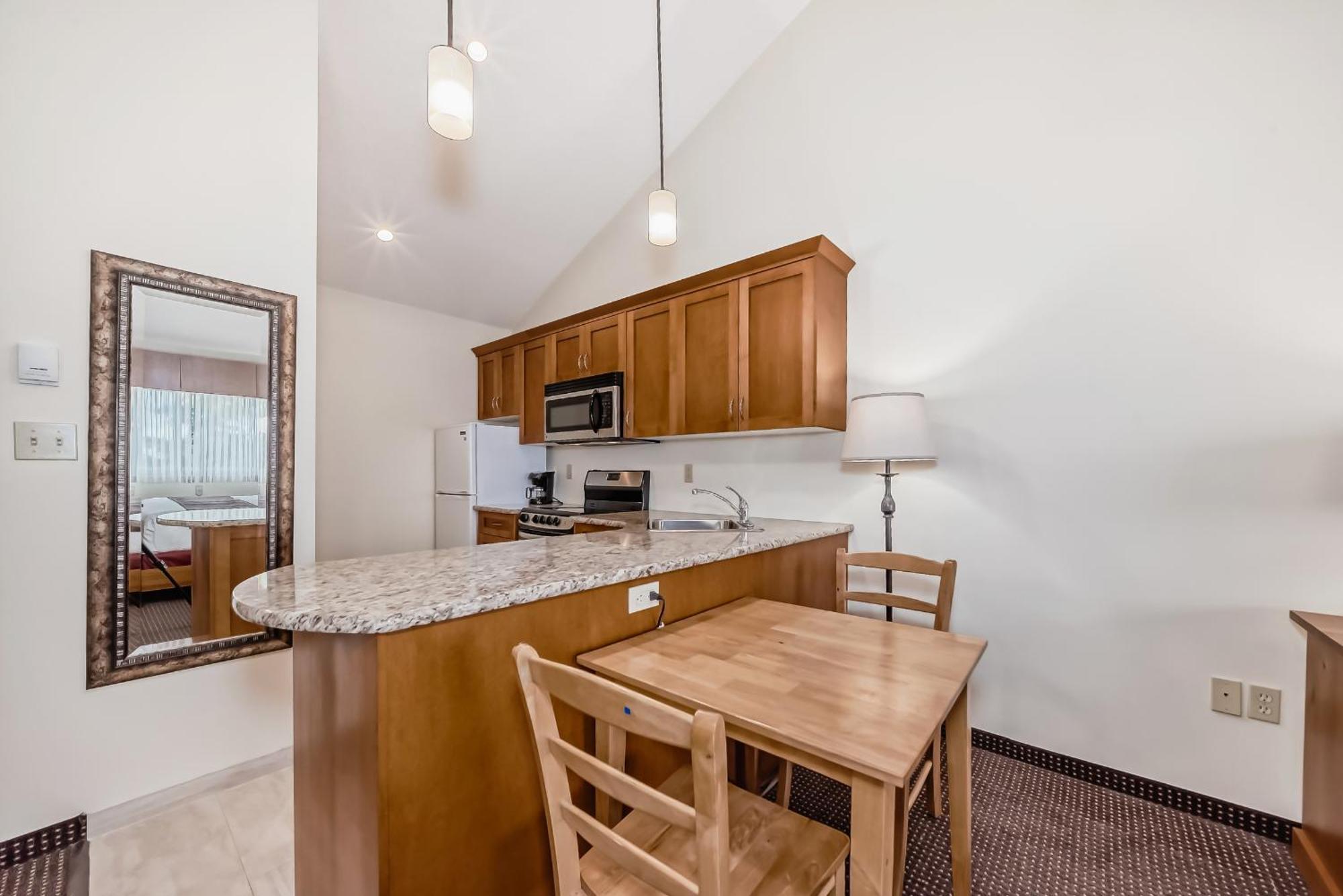 Stony Plain Inn & Suites Luaran gambar