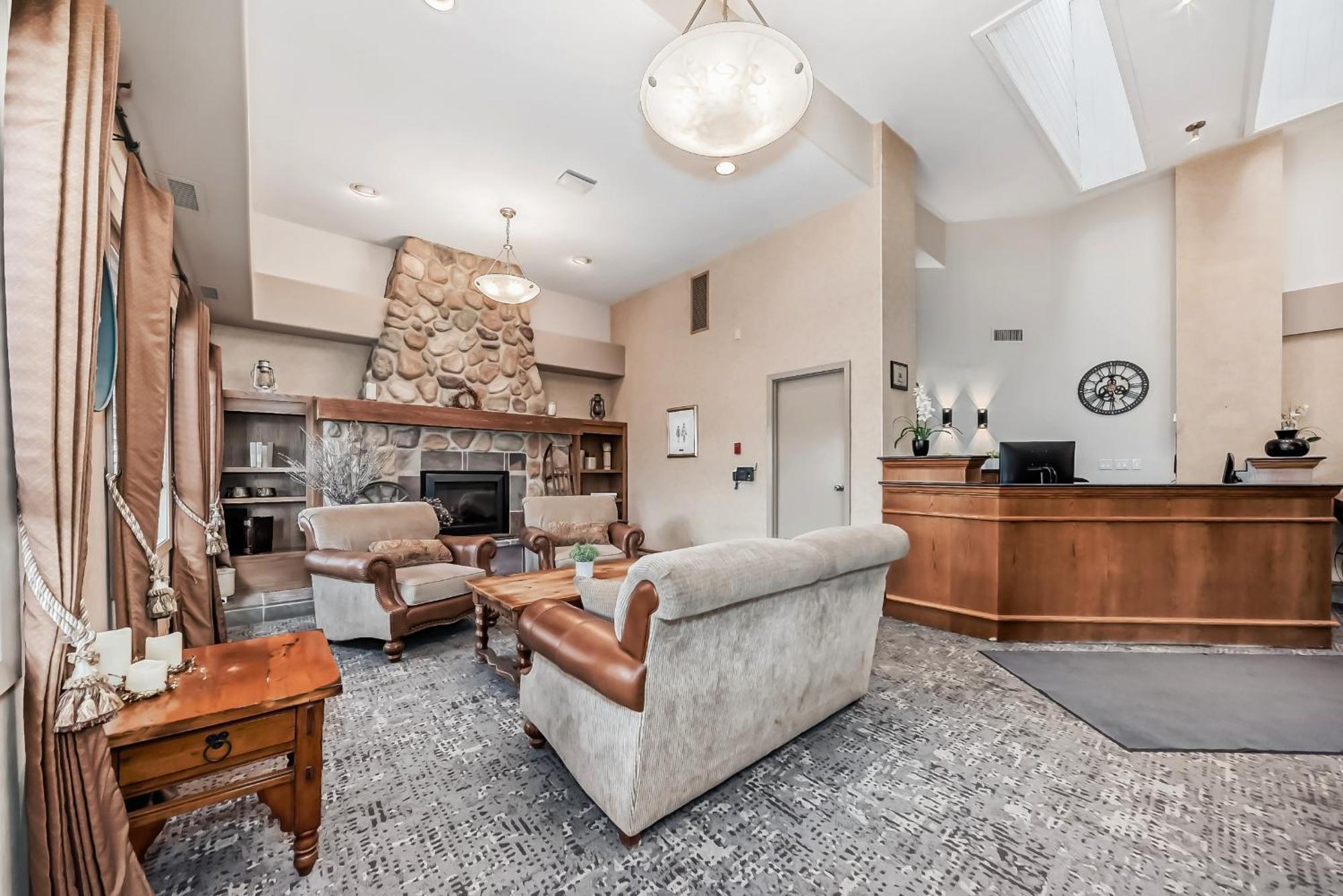 Stony Plain Inn & Suites Luaran gambar