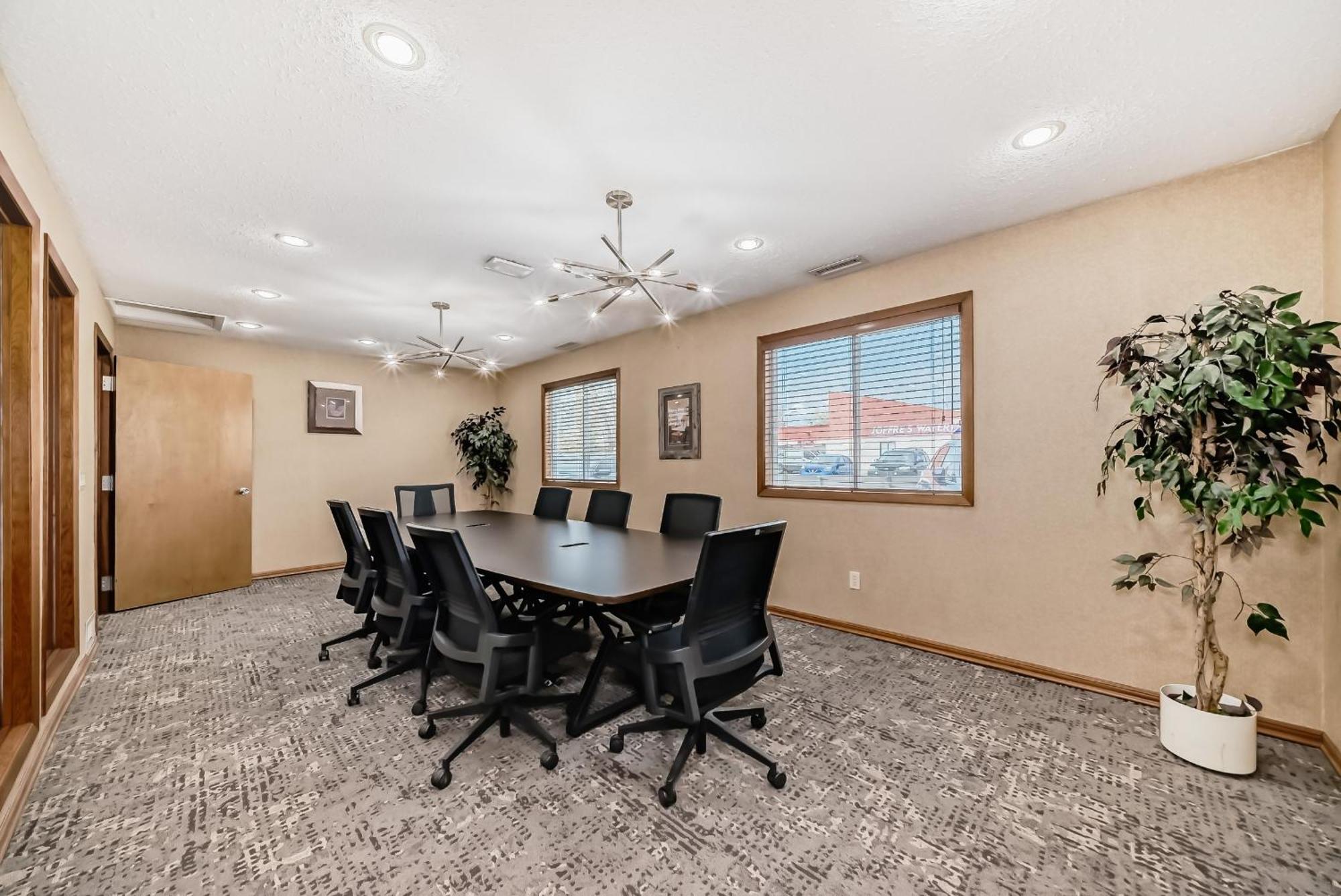 Stony Plain Inn & Suites Luaran gambar