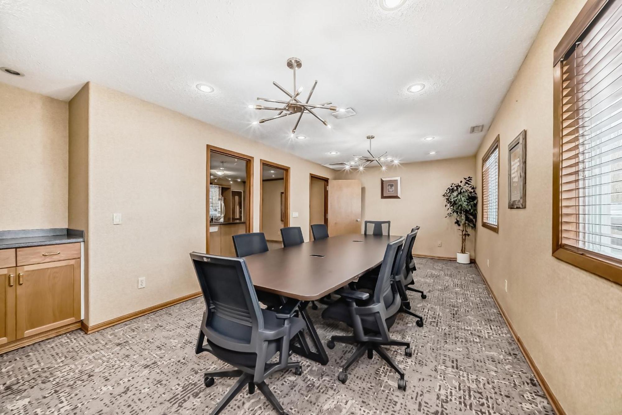 Stony Plain Inn & Suites Luaran gambar