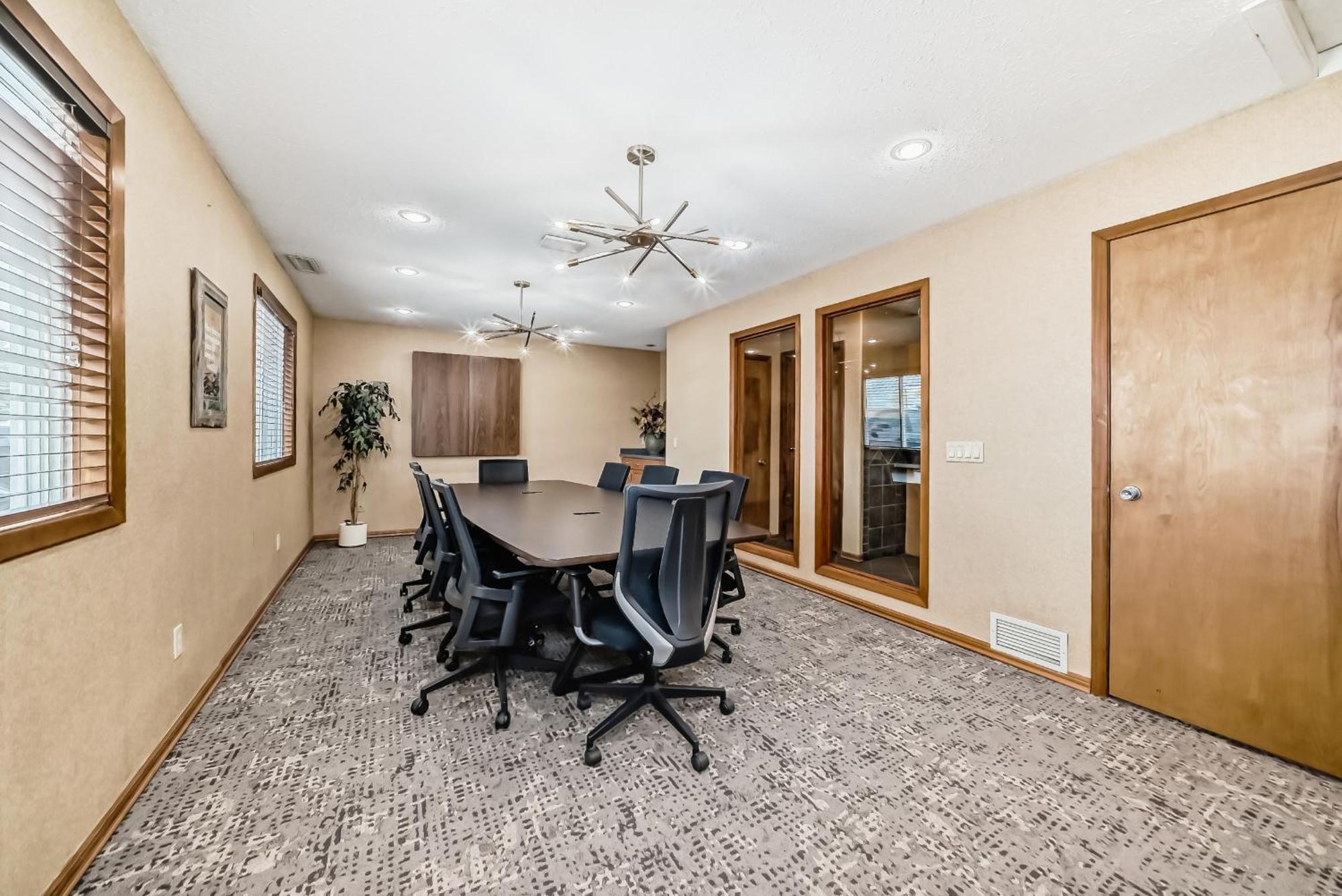 Stony Plain Inn & Suites Luaran gambar